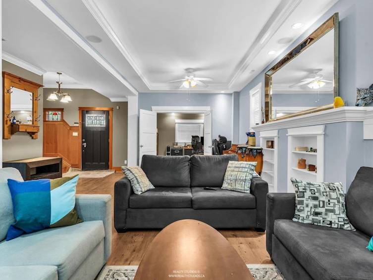 822 E 22nd Avenue, Vancouver, BC, V5V 1V7 - 2