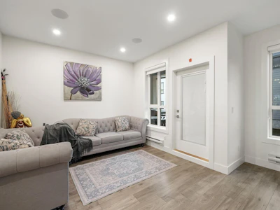 9-7177 194a Street - 5