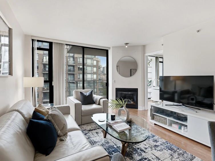 1104-175 W 1st Street, North Vancouver, BC, V7M 3N9 - 5