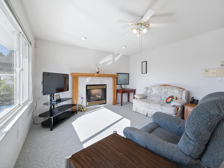 7055 Gray Avenue, Burnaby, BC, V5J 3Y9 - 15