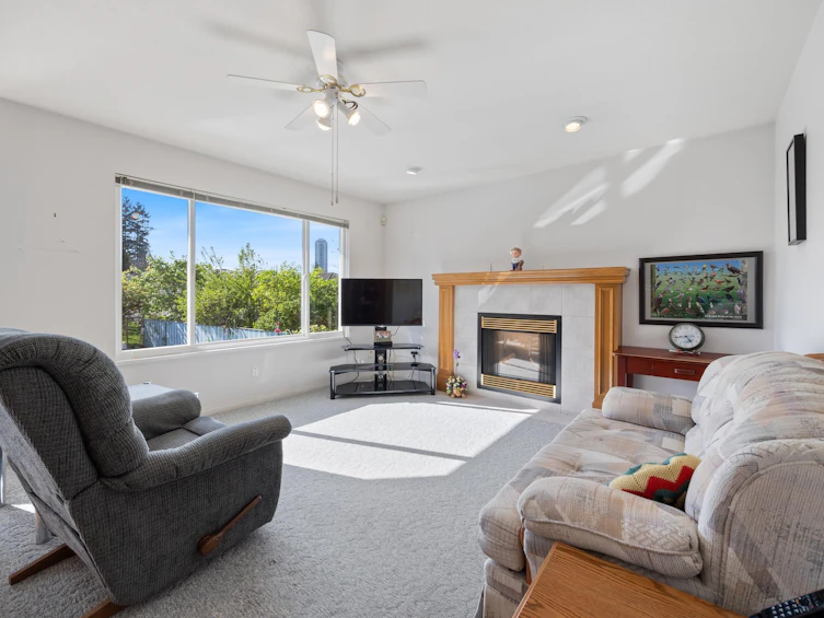 7055 Gray Avenue, Burnaby, BC, V5J 3Y9 - 14