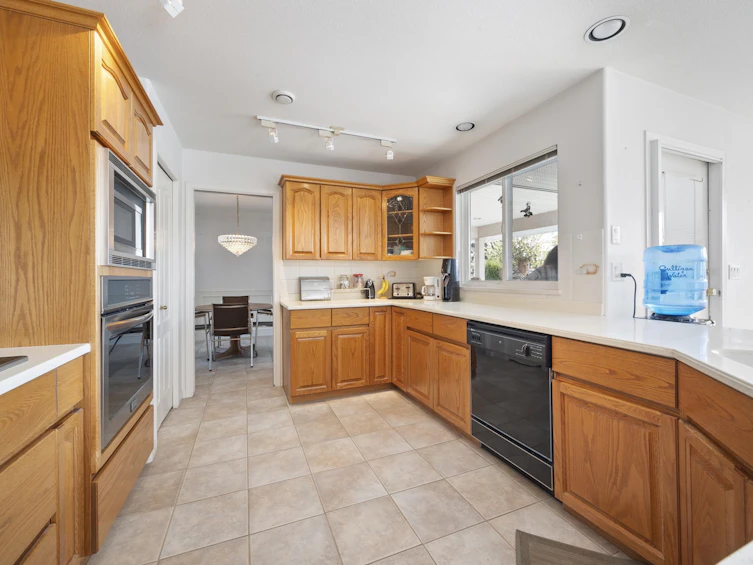 7055 Gray Avenue, Burnaby, BC, V5J 3Y9 - 10
