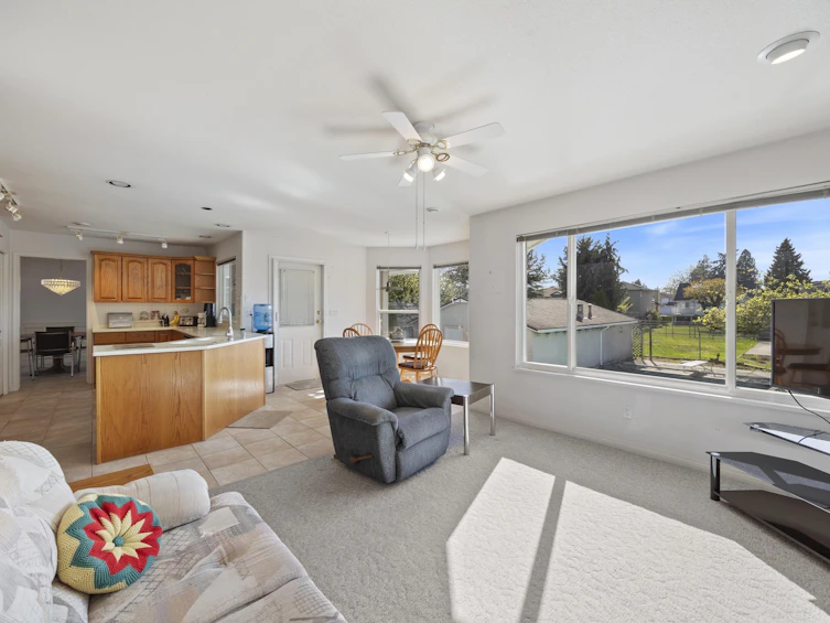 7055 Gray Avenue, Burnaby, BC, V5J 3Y9 - 16