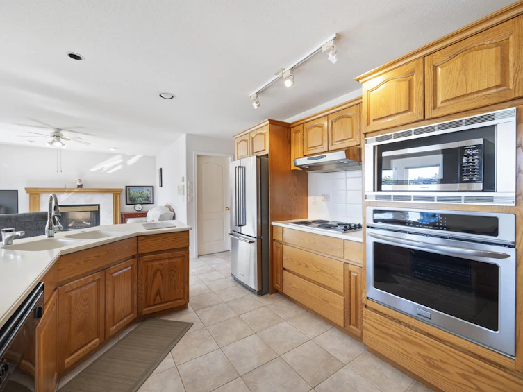 7055 Gray Avenue, Burnaby, BC, V5J 3Y9 - 11