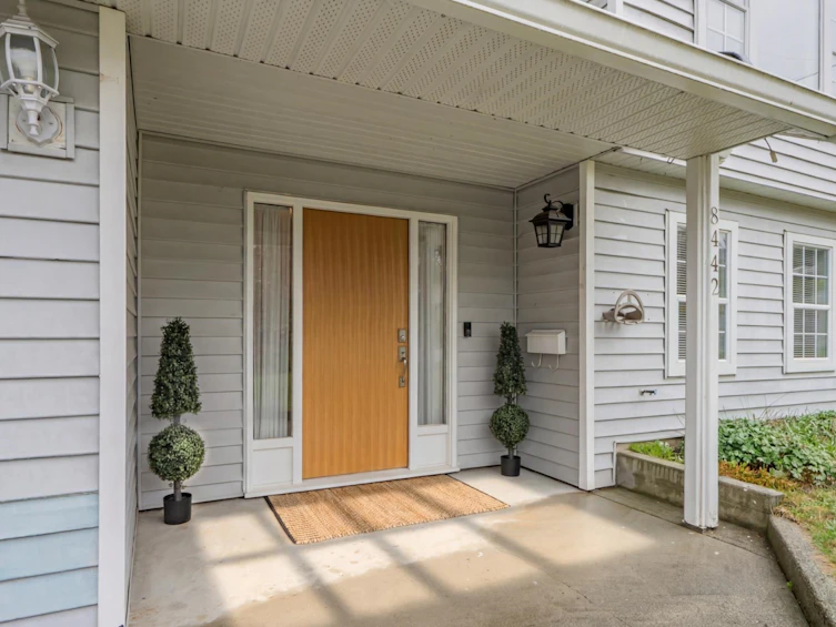 8442 Harms Street, Mission, BC, V2V 6G2 - 2