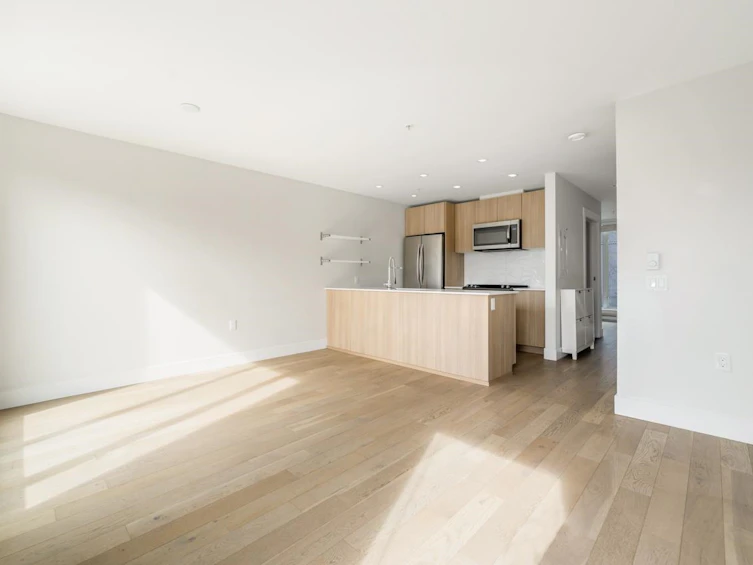 8-531 E 16th Avenue, Vancouver, BC, V5T 2V1 - 2