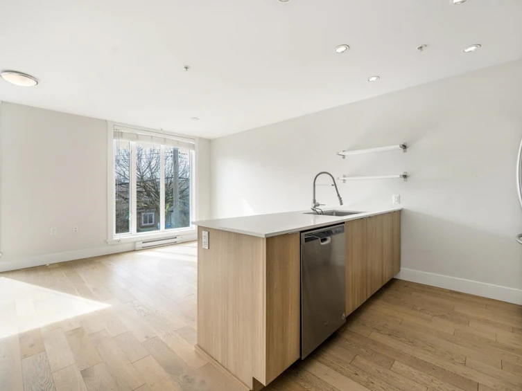 8-531 E 16th Avenue, Vancouver, BC, V5T 2V1 - 4