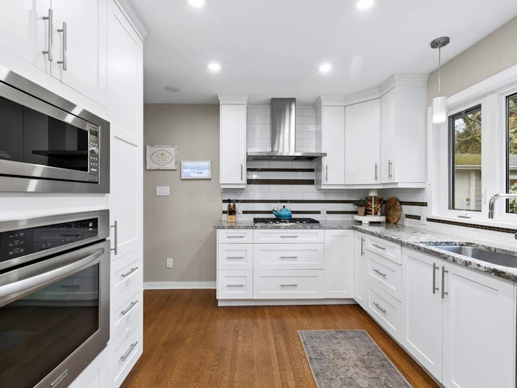 4384 Highland Boulevard, North Vancouver, BC, V7R 2Z9 - 13