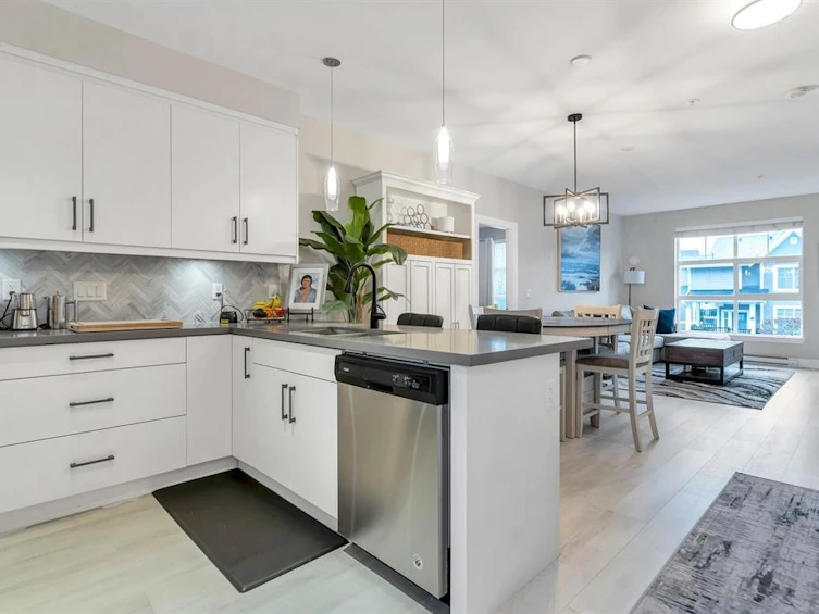 207-14550 Winter Crescent, Surrey, BC, V4P 0G4 - 6