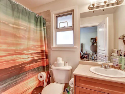 6914 190 Street - 4