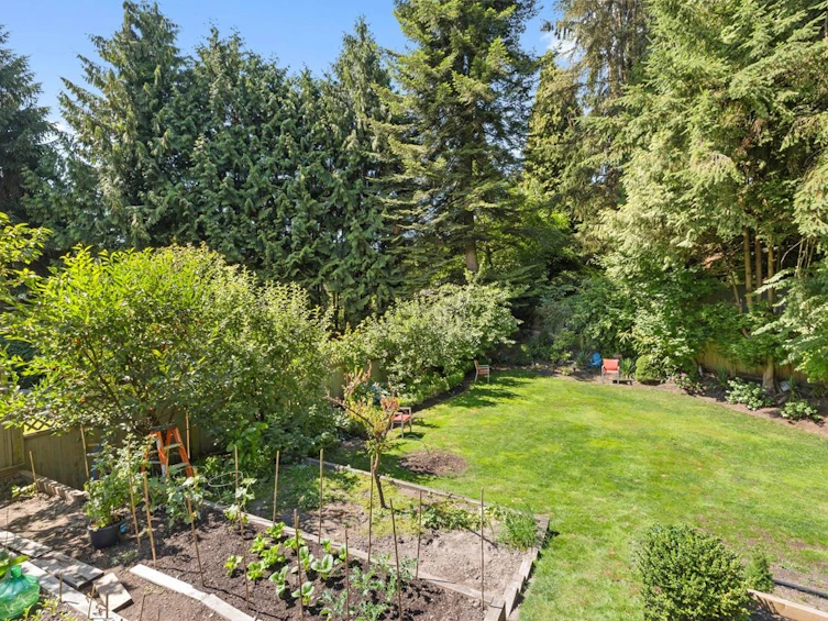 8240 Manson Drive, Burnaby, BC, V5A 2C2 - 31