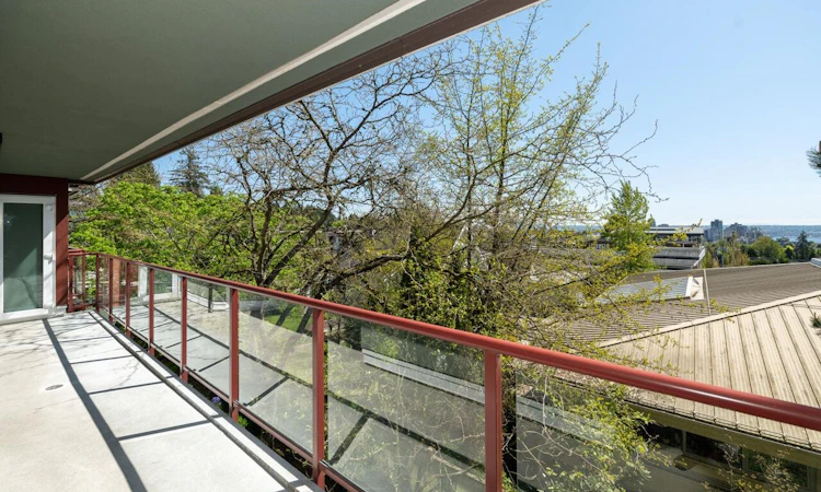 322-121 W 29 Street