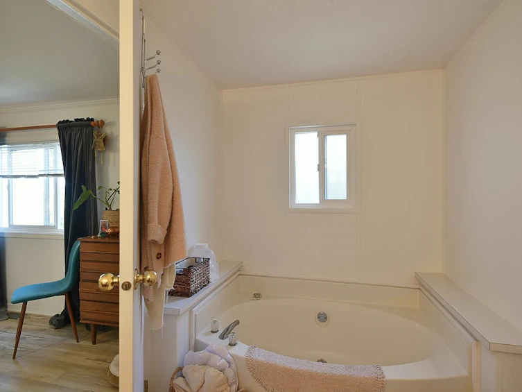 6217 Bligh Road, Sechelt, BC, V7Z 0M1 - 18