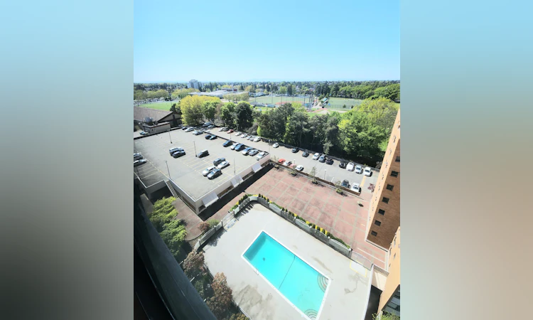 1305-6631 Minoru Boulevard