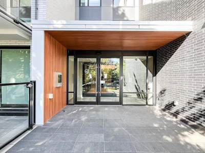 313-5168 Cambie Street - 2