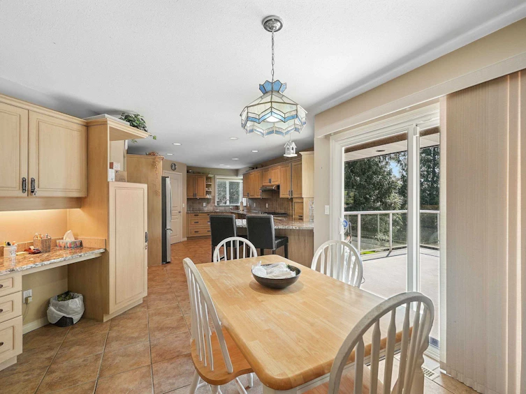 18662 54a Avenue, Surrey, BC, V3S 8R7 - 9