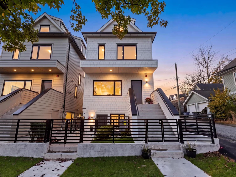 1-1933 Templeton Drive, Vancouver, BC, V5N 4V9