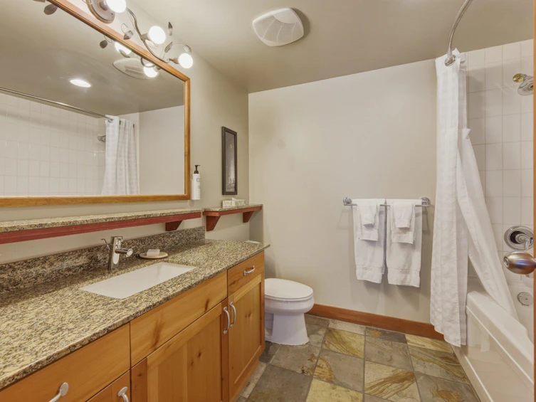 523C-2036 London Lane, Whistler, BC, V8E 0N7 - 18