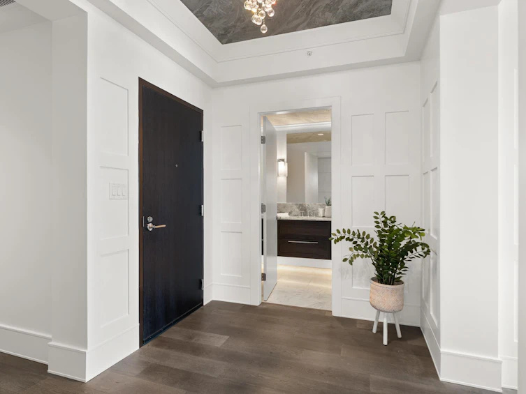 1701-1500 Martin Street, Surrey, BC, V3Z 2L5 - 2