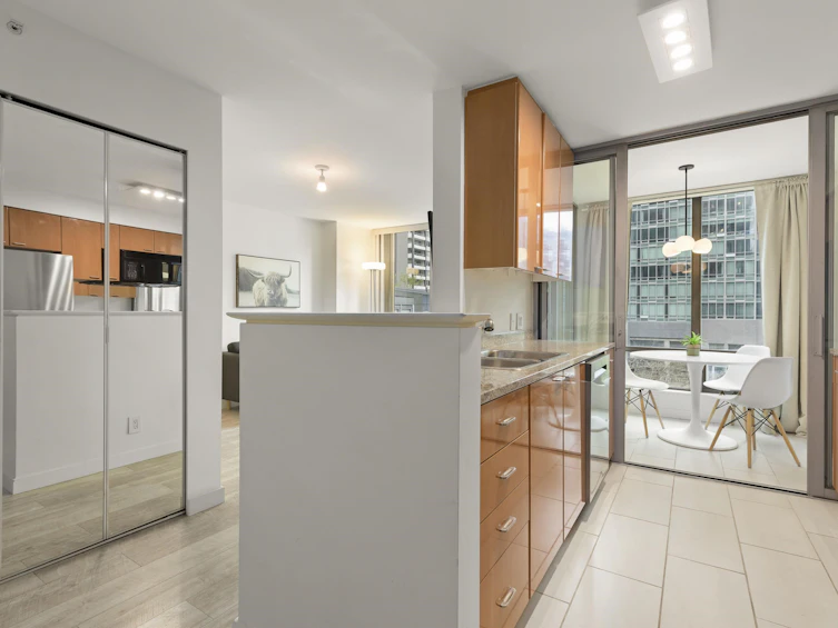 501-1200 W Georgia Street, Vancouver, BC, V6E 4R2 - 9