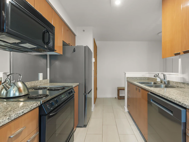 501-1200 W Georgia Street, Vancouver, BC, V6E 4R2 - 11