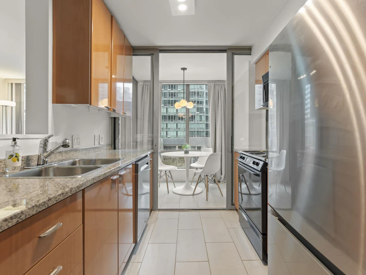501-1200 W Georgia Street, Vancouver, BC, V6E 4R2 - 10