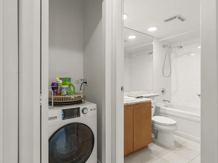 501-1200 W Georgia Street, Vancouver, BC, V6E 4R2 - 29