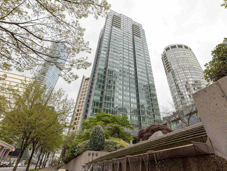 501-1200 W Georgia Street, Vancouver, BC, V6E 4R2