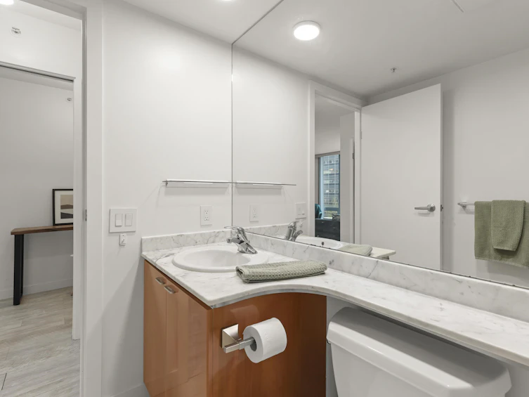 501-1200 W Georgia Street, Vancouver, BC, V6E 4R2 - 31