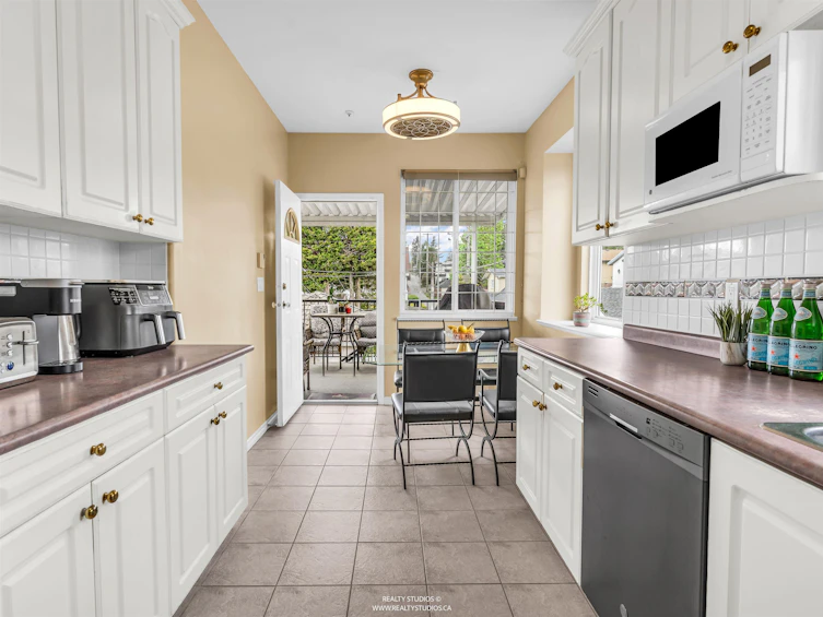 5323 Dumfries Street, Vancouver, BC, V5P 3A3 - 11