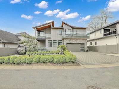 5538 184 Street - 3
