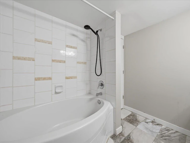310-2966 Silver Springs Boulevard, Coquitlam, BC, V3E 3S1 - 16
