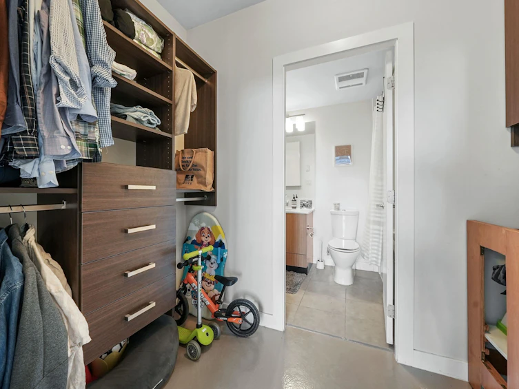 715-221 Union Street, Vancouver, BC, V6A 0B4 - 11