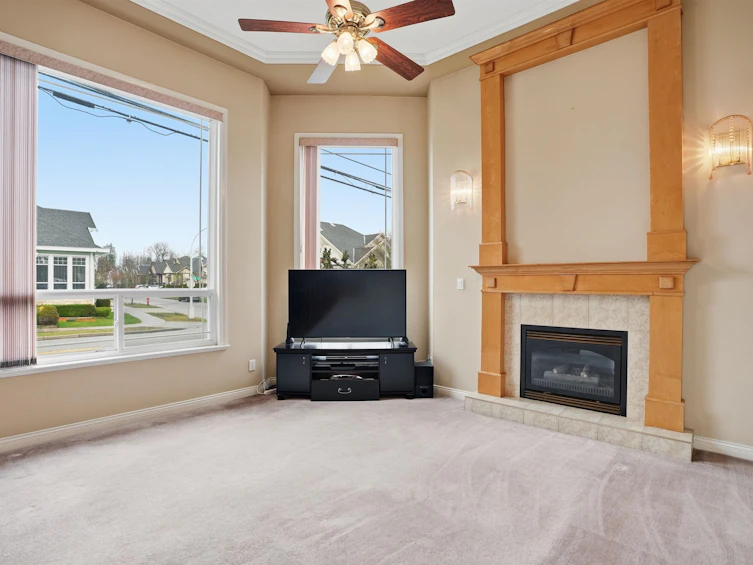 6593 125a Street, Surrey, BC, V3W 6S9 - 6