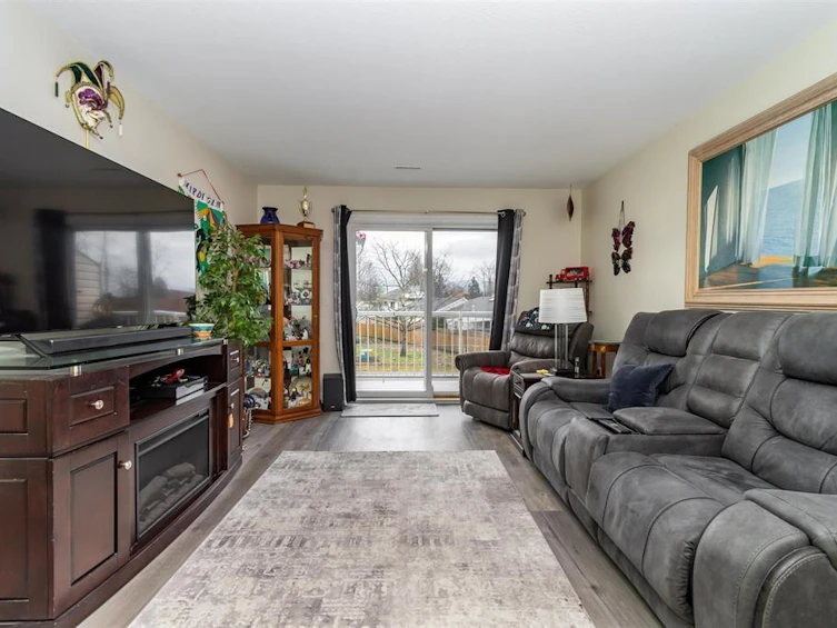 8-45435 Knight Road, Chilliwack, BC, V2R 3E8 - 8