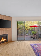81 1930 Cedar Village Crescent