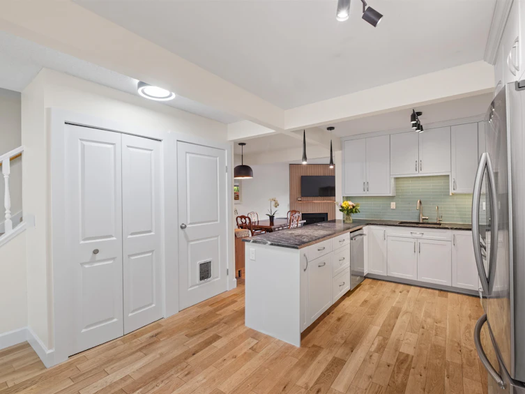 81-1930 Cedar Village Crescent, North Vancouver, BC, V7J 3M5 - 11