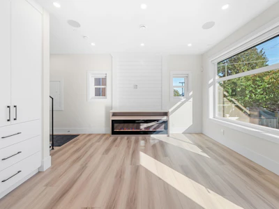 4318 Nanaimo Street - 3