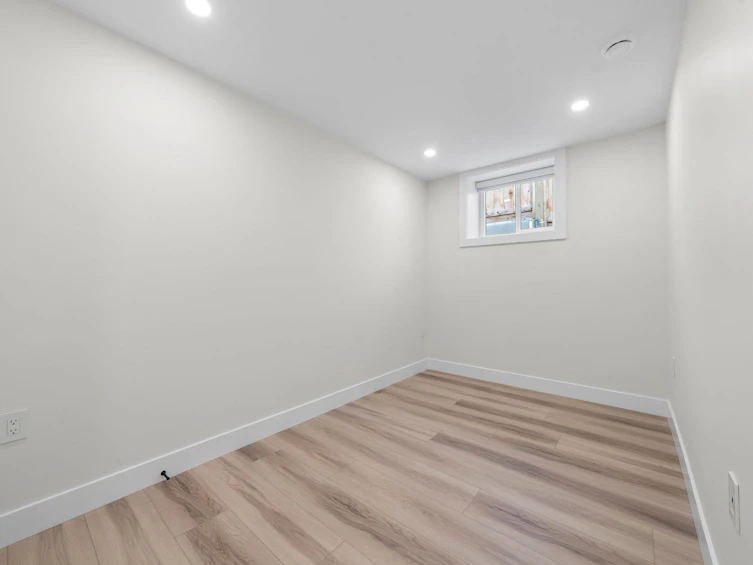 4318 Nanaimo Street, Vancouver, BC, V5N 5J1 - 40