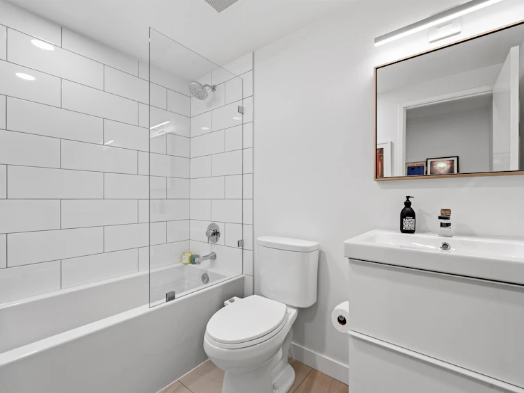 1314 W 7th Avenue, Vancouver, BC, V6H 3W5 - 23