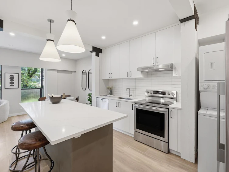 207-1535 Nelson Street, Vancouver, BC, V6C 1M2 - 10