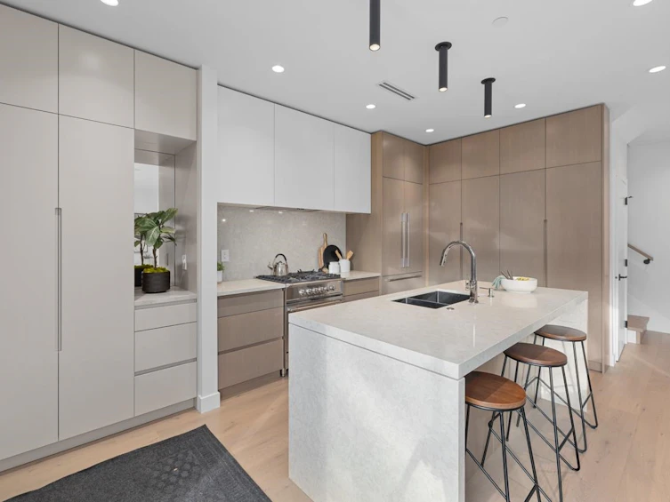 1-435 E 37th Avenue, Vancouver, BC, V5W 1E8 - 10