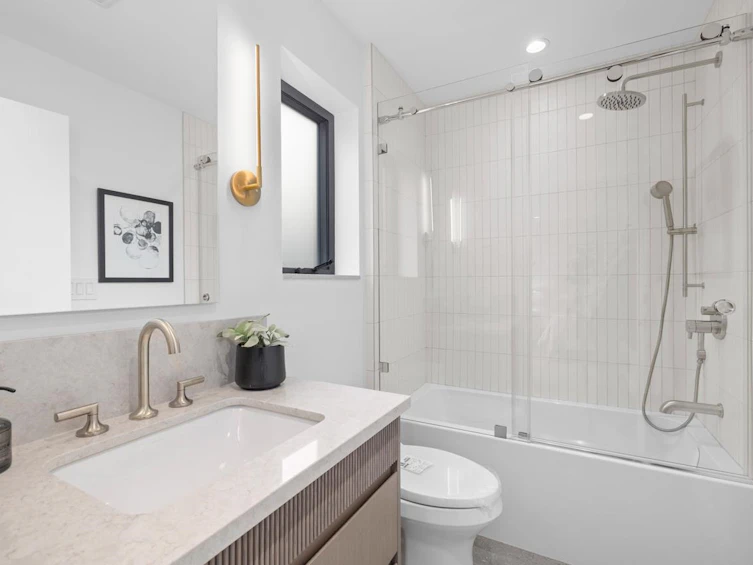 1-435 E 37th Avenue, Vancouver, BC, V5W 1E8 - 24