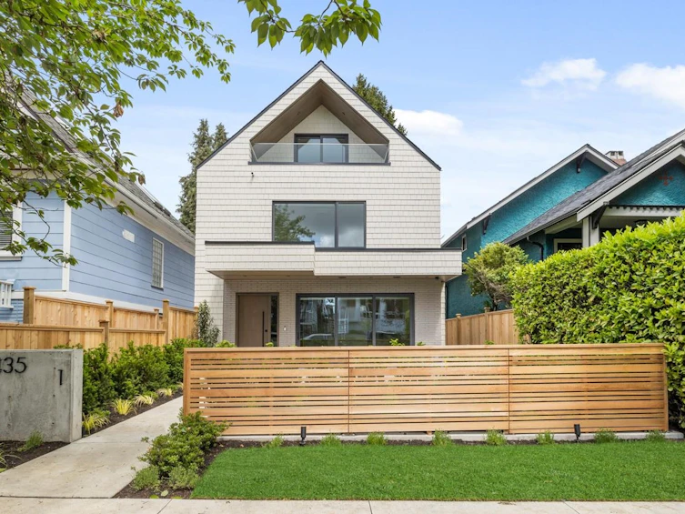 1-435 E 37th Avenue, Vancouver, BC, V5W 1E8
