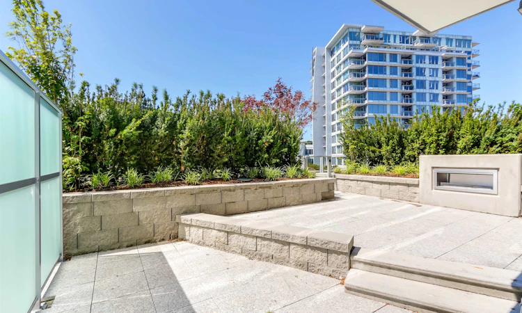 601-7468 Lansdowne Road