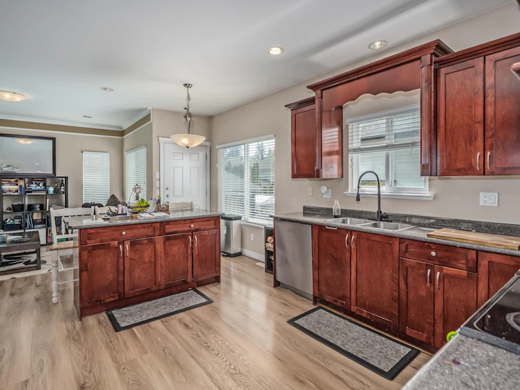 8390 Harris Street, Mission, BC, V2V 7R9 - 10