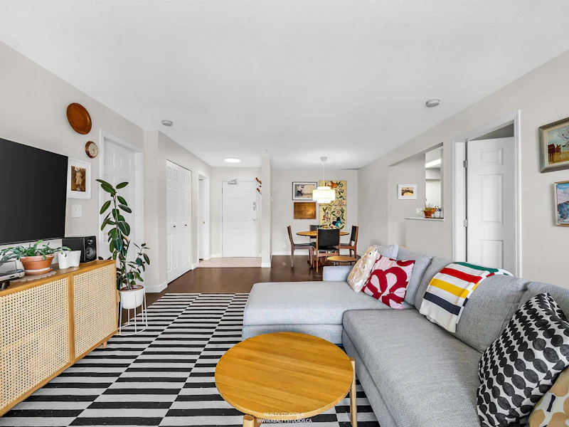 303 - 223 Mountain Highway, North Vancouver BC V7J 3V3
