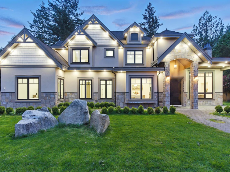 13988 20a Avenue, Surrey, BC, V4A 4H5
