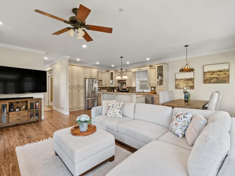 15595 Thrift Avenue, Surrey, BC, V4B 2L8 - 6