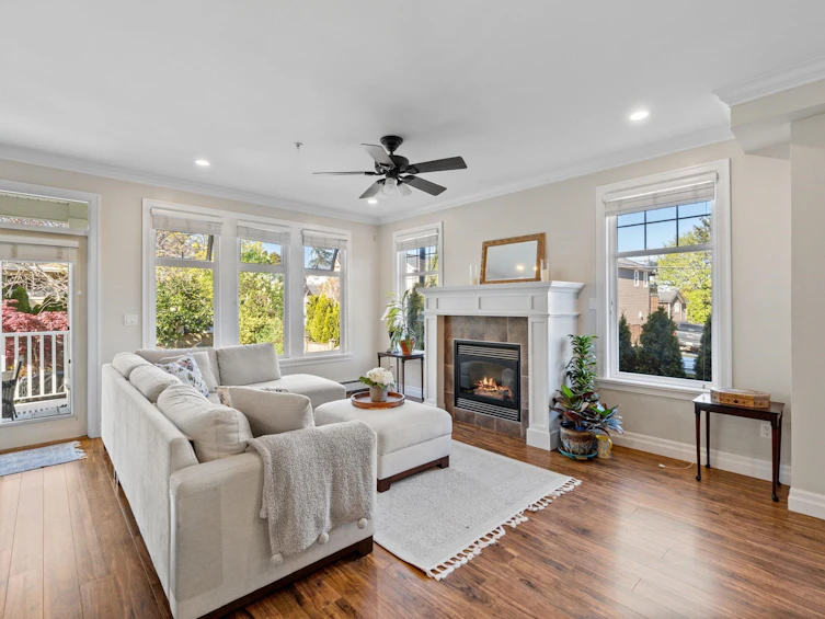 15595 Thrift Avenue, Surrey, BC, V4B 2L8 - 4